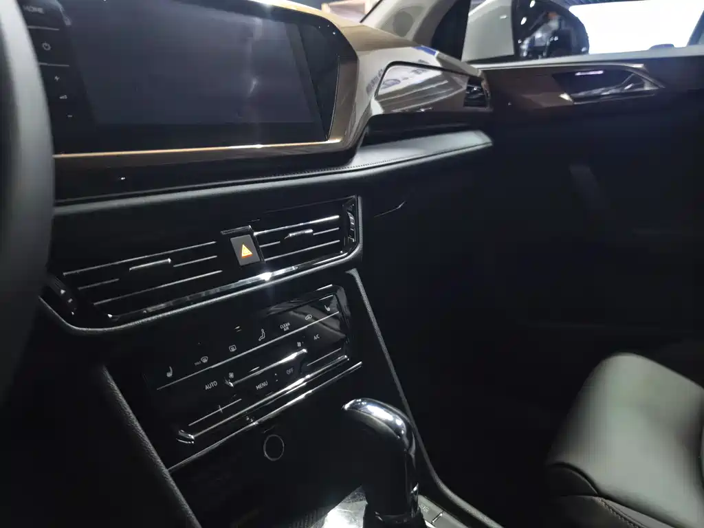 Volkswagen Tharu 2023