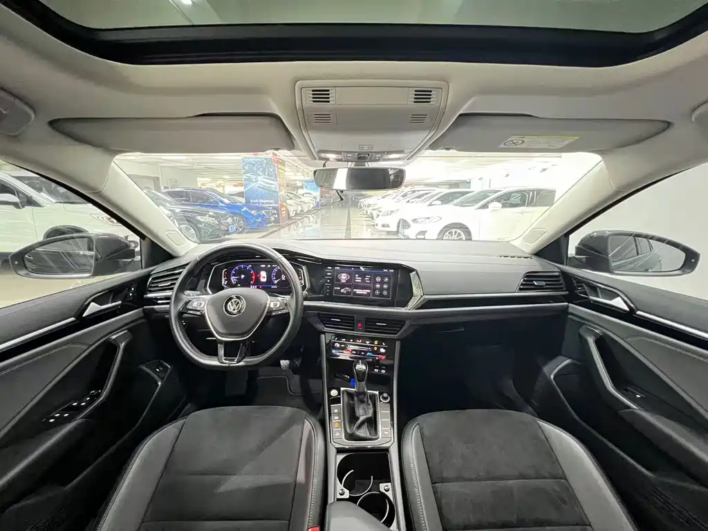Volkswagen Sagitar 2022