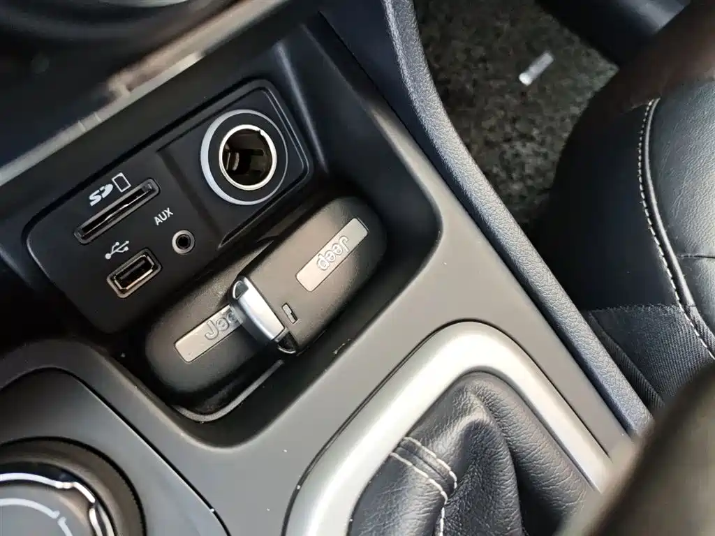 Jeep Cherokee 2016 — фото 15
