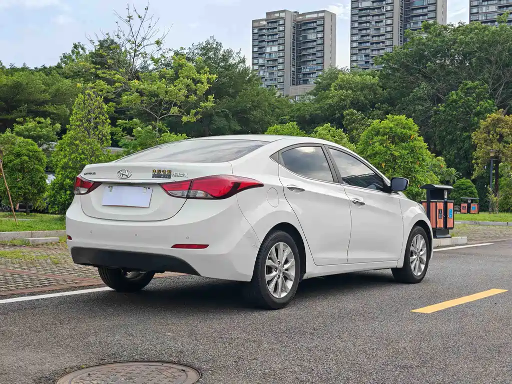 Hyundai Elantra Langdong 2016 — фото 13
