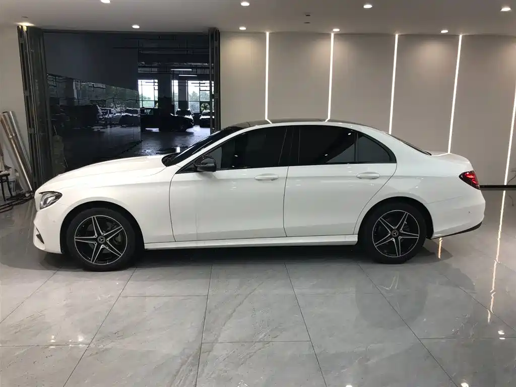 Mercedes-Benz E-Class 2020 — фото 22