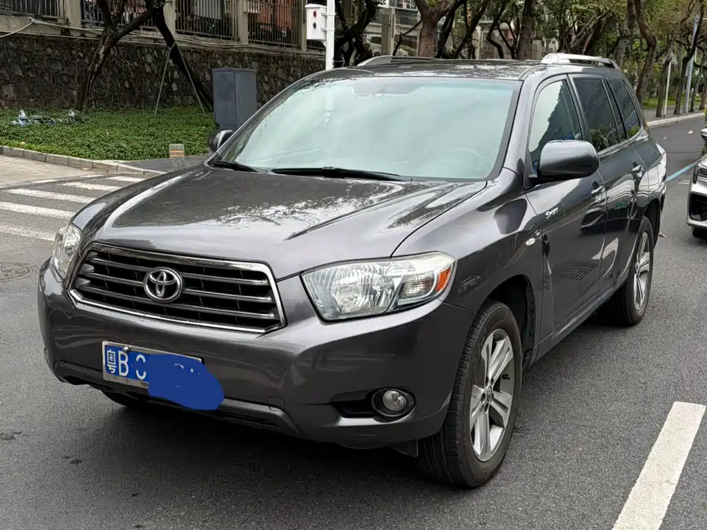 Toyota Highlander 2010 — фото 2