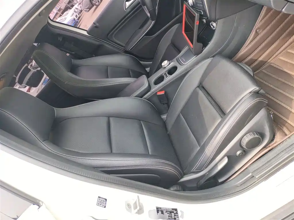 Mercedes-Benz GLA 2018 — фото 25