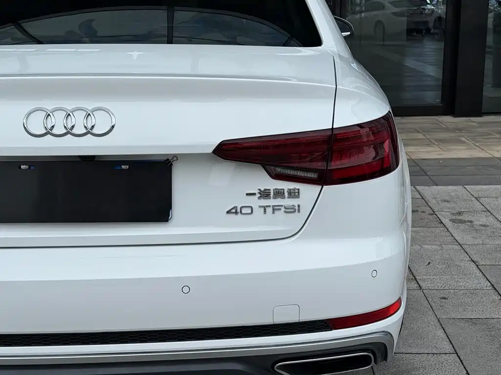 Audi A4L 2018 — фото 13