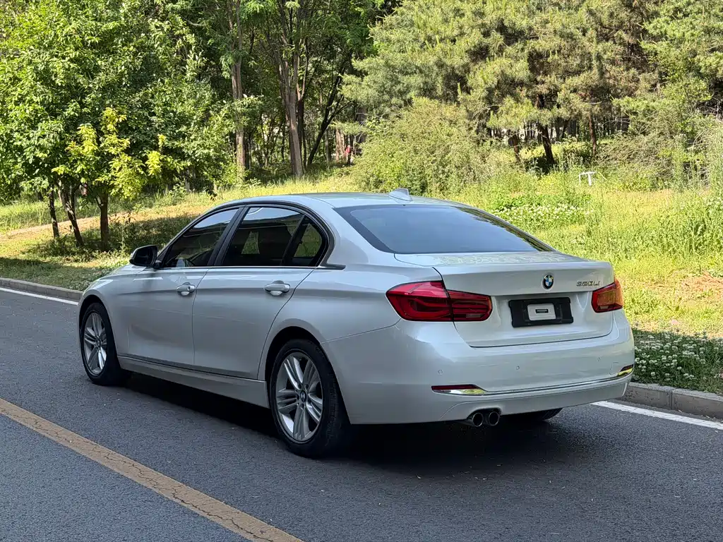 BMW 3 Series 2017 — фото 16