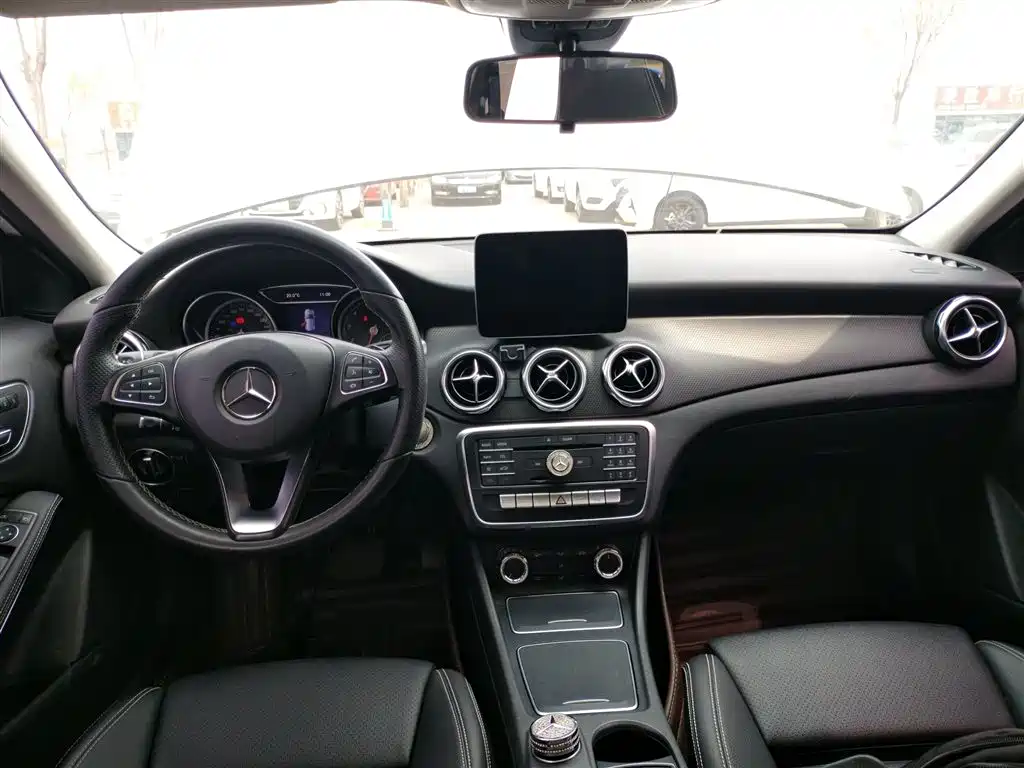 Mercedes-Benz GLA 2018 — фото 10