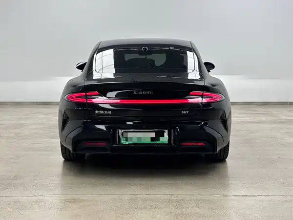 Xiaomi SU7 2024