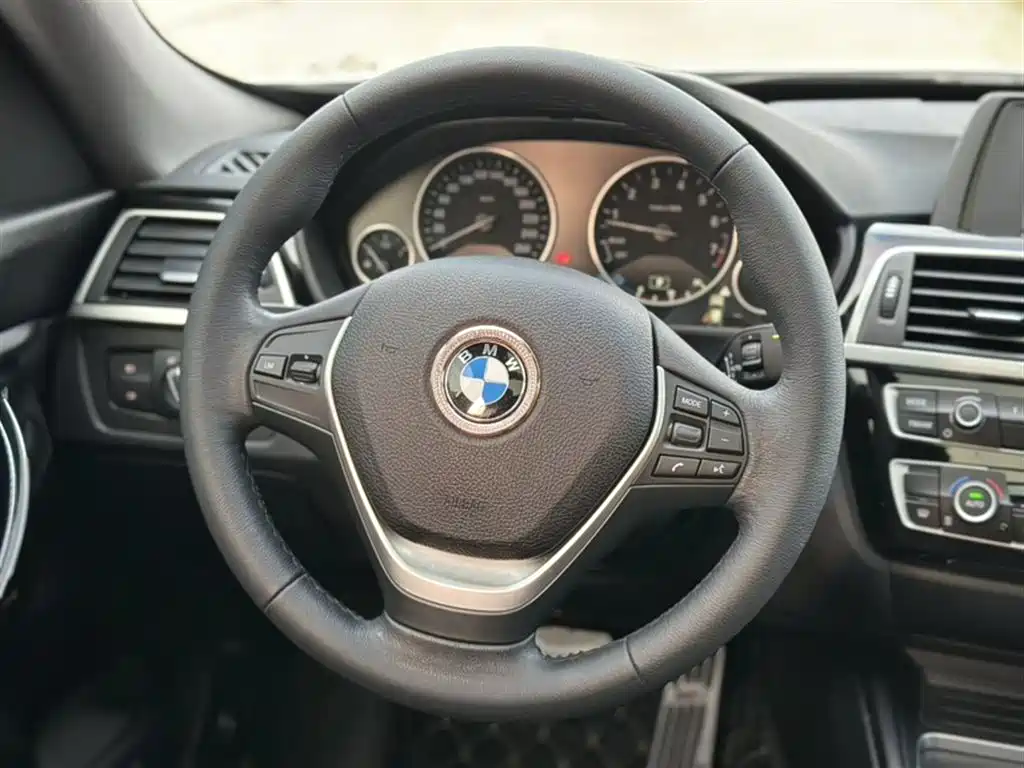BMW 3 Series GT 2018 — фото 21