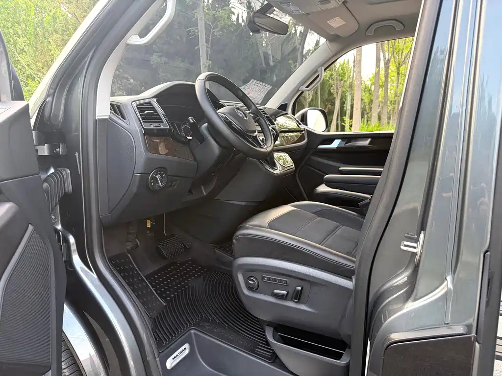Volkswagen Multivan 2018 — фото 10