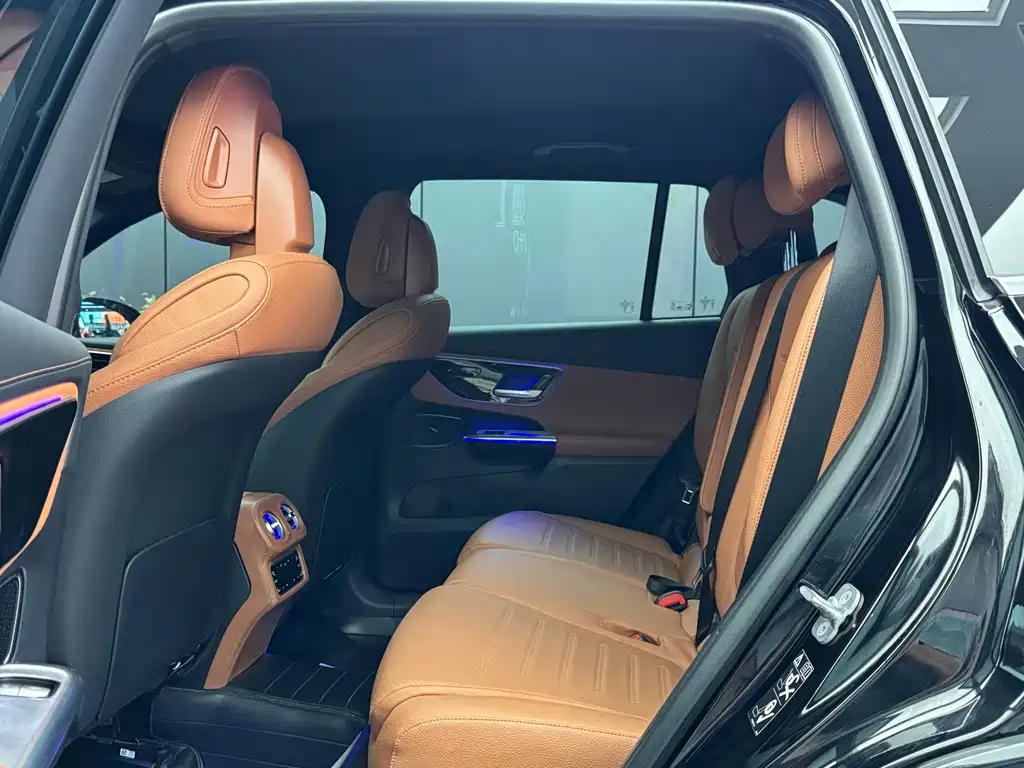 Mercedes-Benz GLC 2025