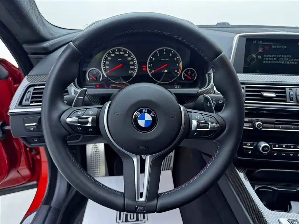 BMW M6 2016 — фото 13