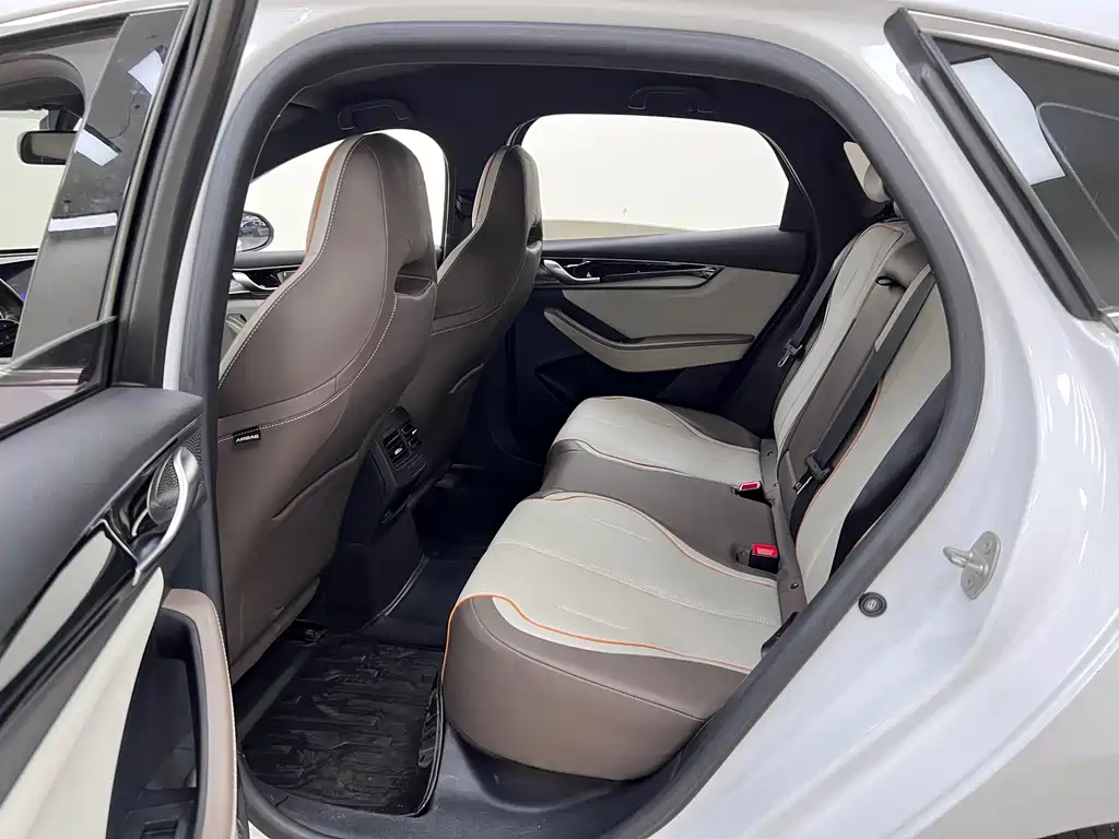 BYD Qin PLUS 2023 — фото 16