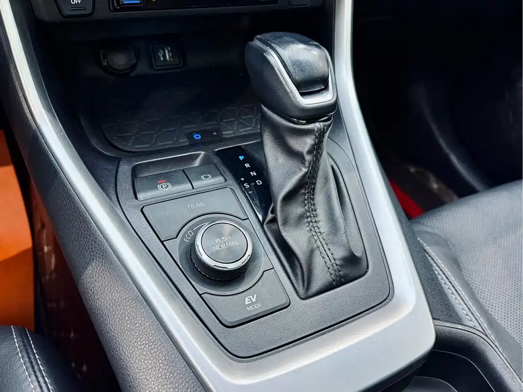 Toyota Wildlander 2023 — фото 16