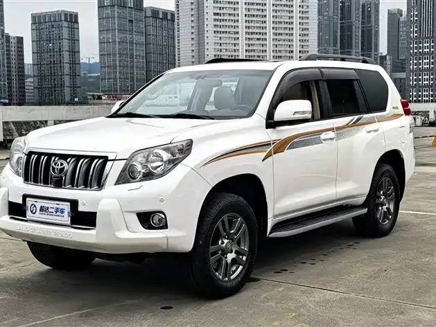 Toyota Prado 2011 — фото 1