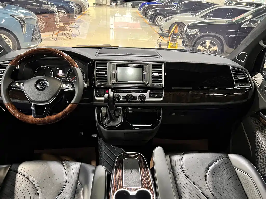 Volkswagen Multivan 2019 — фото 13