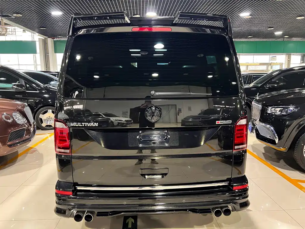 Volkswagen Multivan 2019 — фото 17