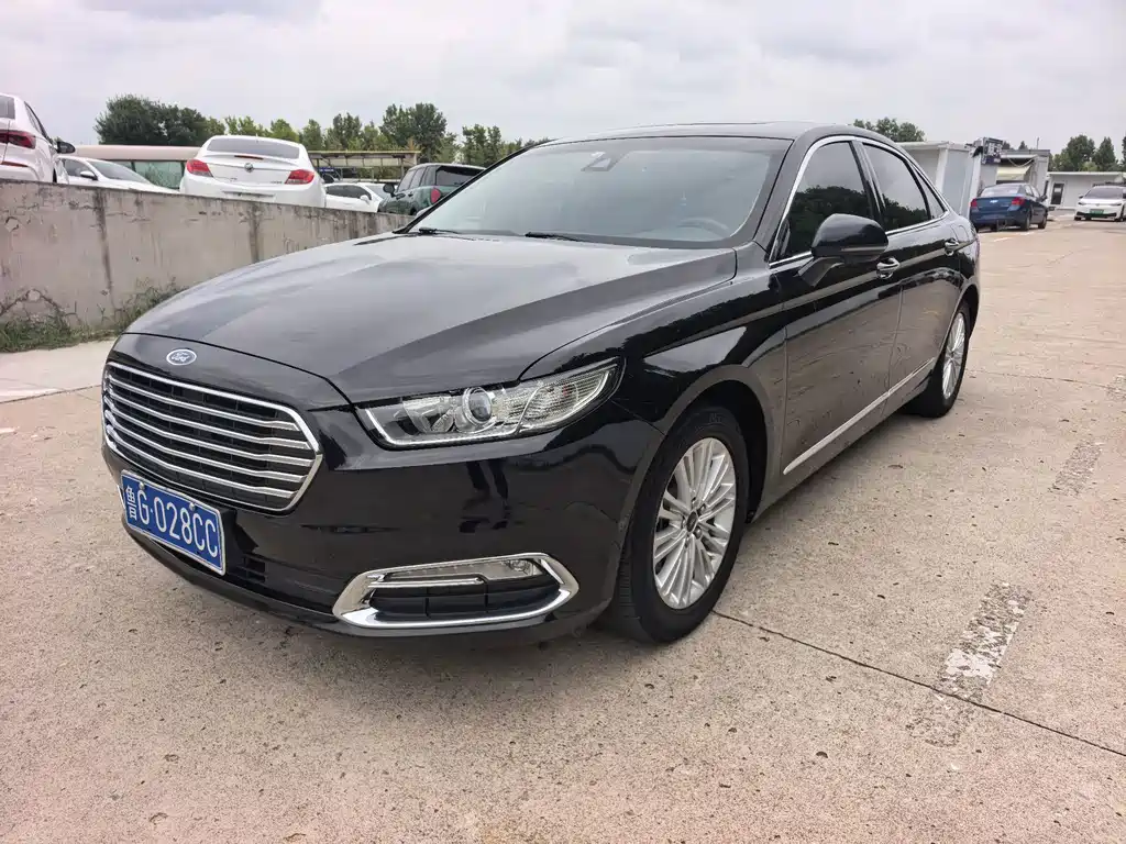 Ford Taurus 2016 — фото 1