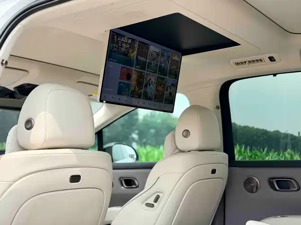 Li Auto i8 2025
