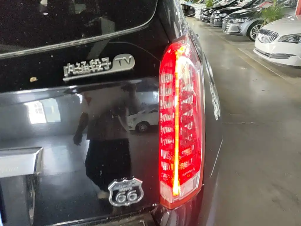Cadillac SRX 2015 — фото 8