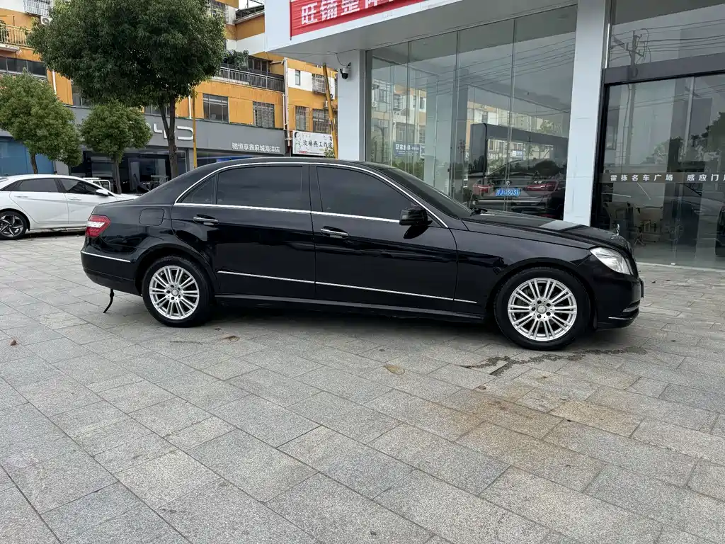 Mercedes-Benz E-Class 2012