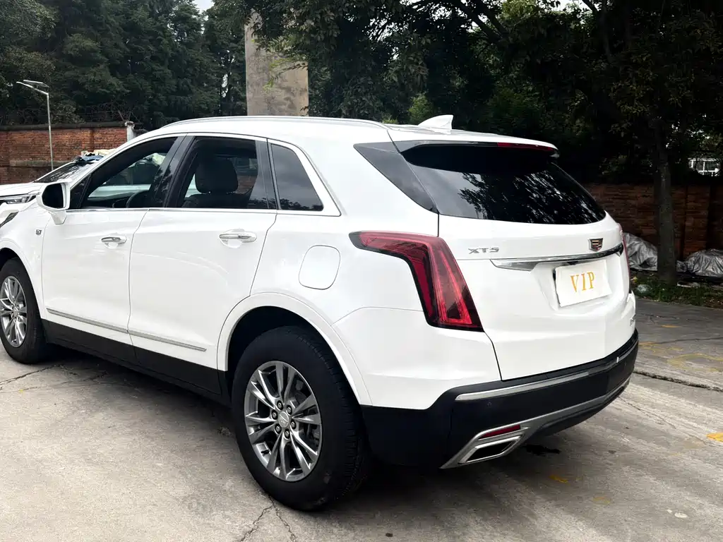 Cadillac XT5 2021 — фото 10