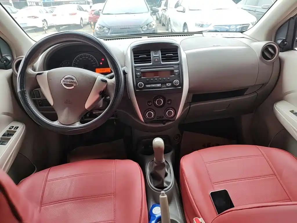 Nissan Sunny 2016 — фото 10