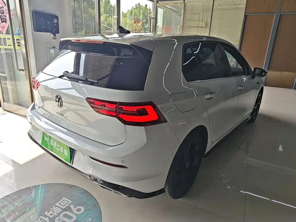 Volkswagen Golf 2024