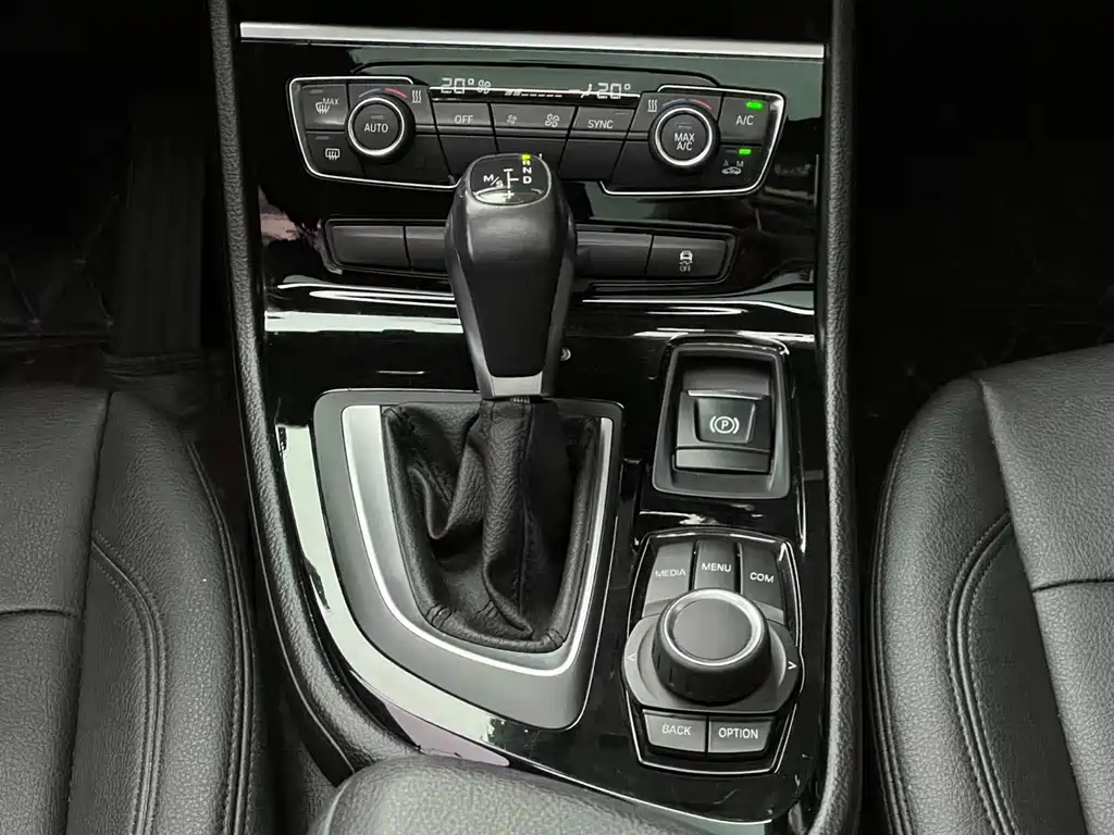 BMW 2 Series Station Wagon 2018 — фото 14