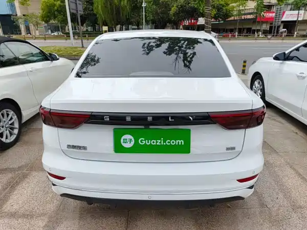 Geely Emgrand 2025