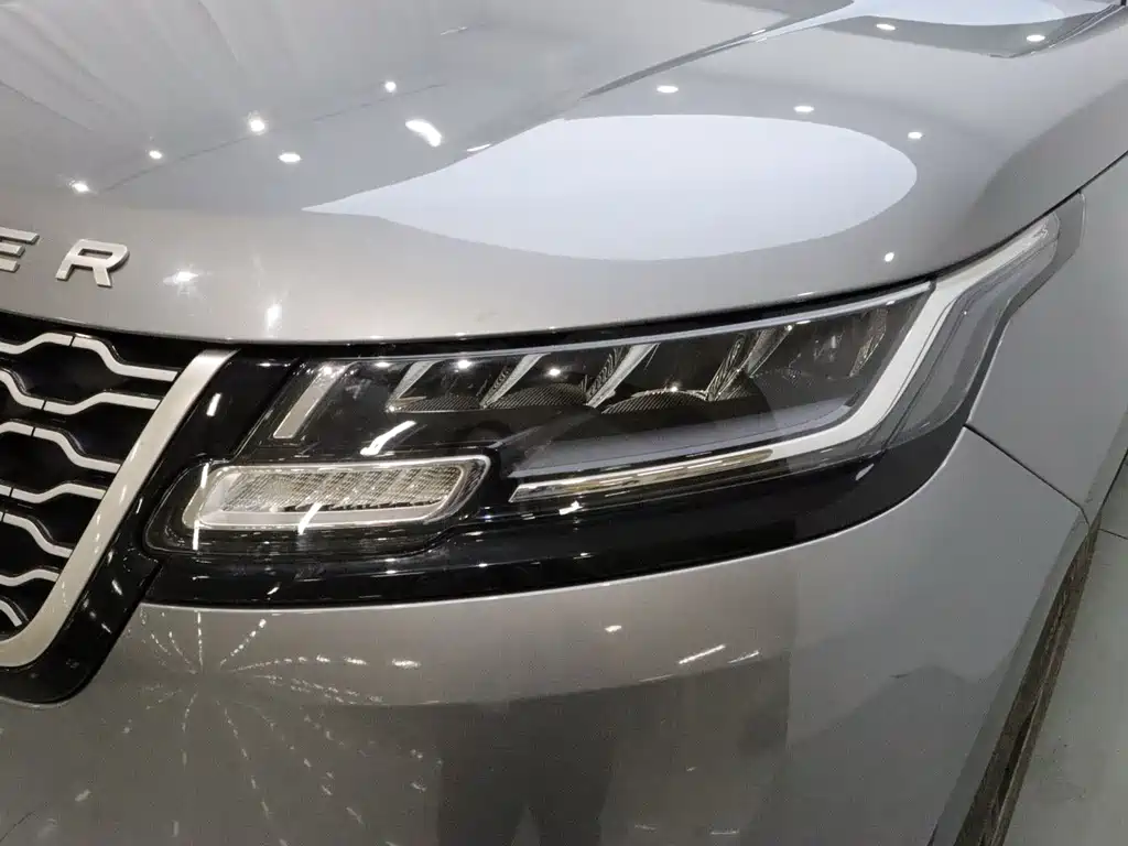Land Rover Range Rover Velar 2023 — фото 18