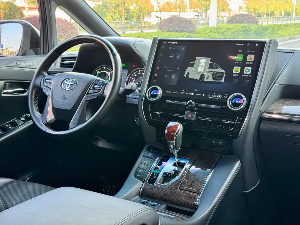 Toyota Alphard 2019 — фото 20
