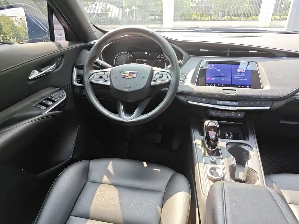Cadillac XT4 2023 — фото 17