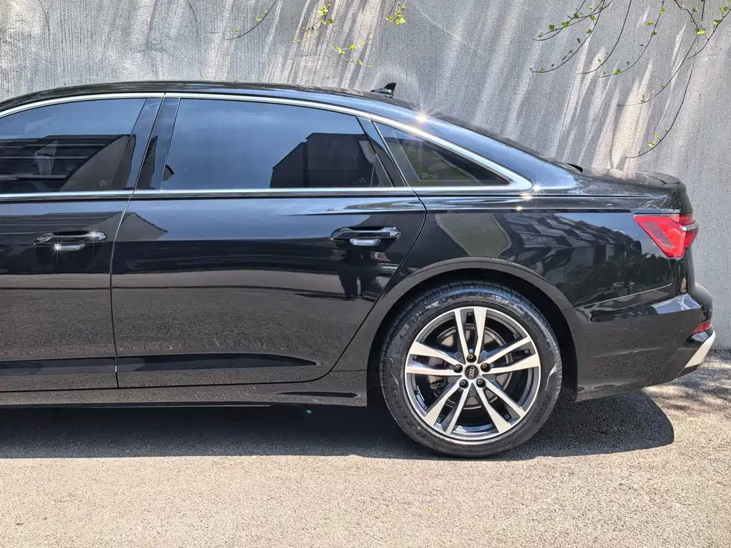 Audi A6L 2023 — фото 11