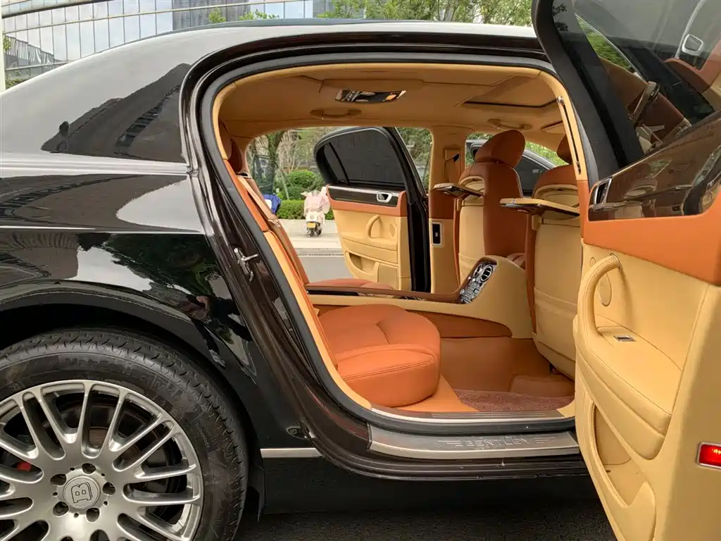 Bentley Flying Spur 2012 — фото 14