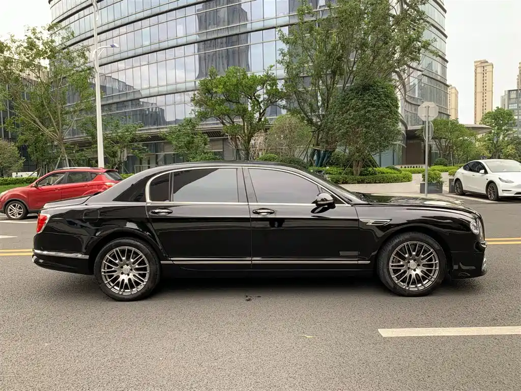 Bentley Flying Spur 2012 — фото 9