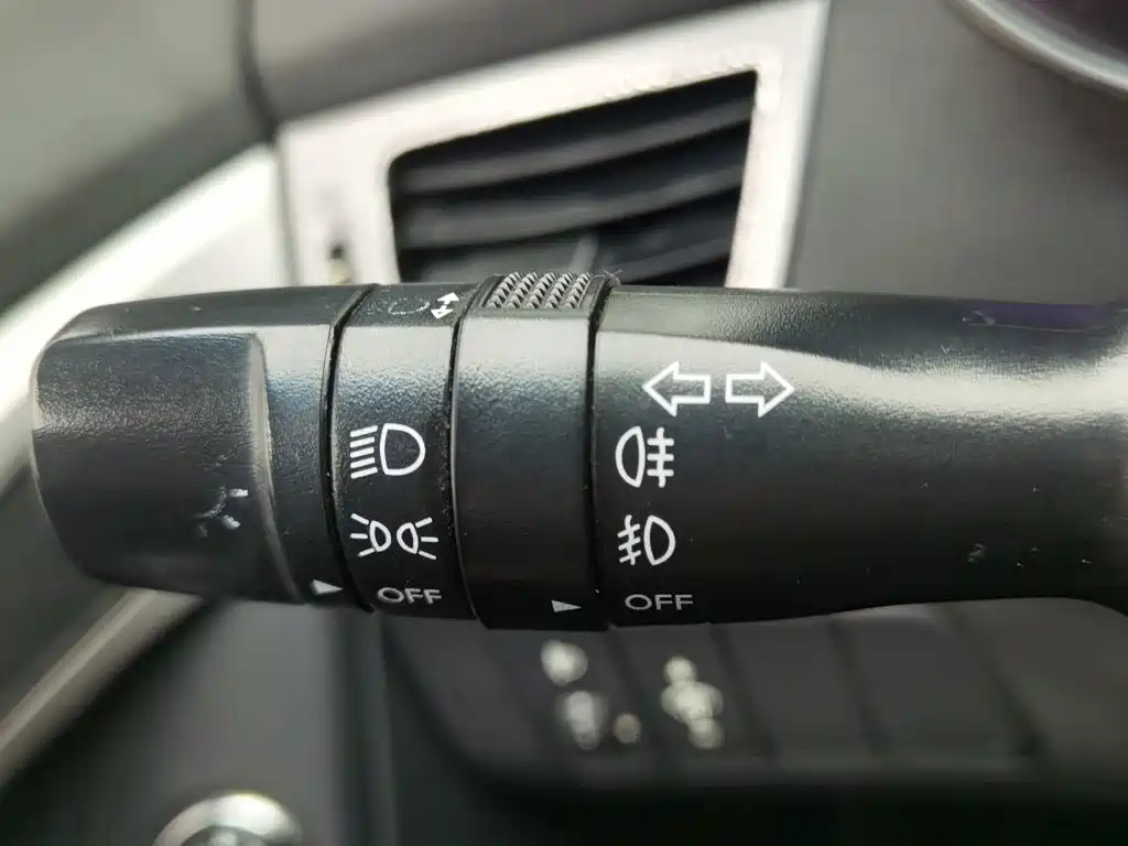 Hyundai Elantra 2014 — фото 21