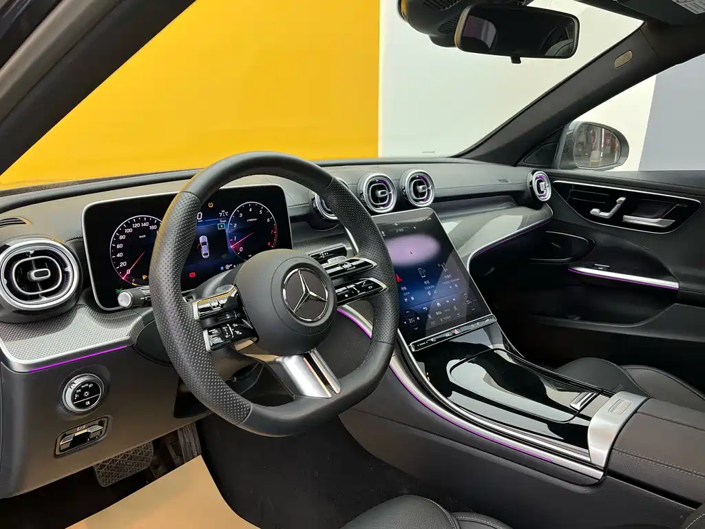Mercedes-Benz C-Class 2024 — фото 4
