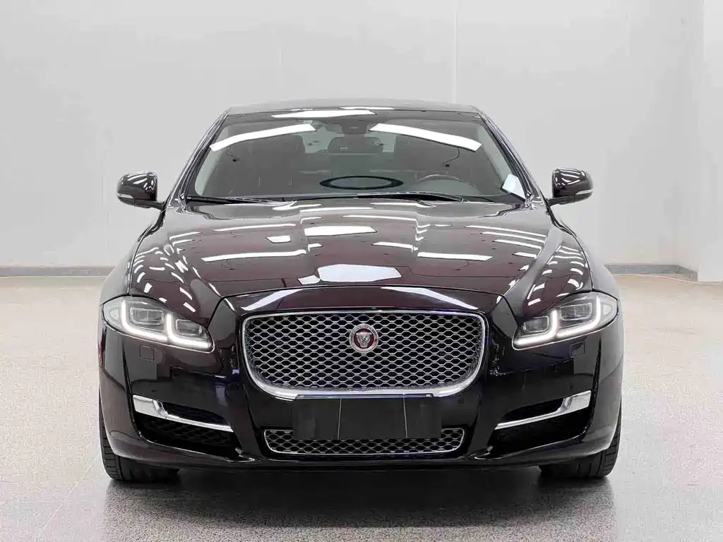 Jaguar XJ 2016 — фото 2