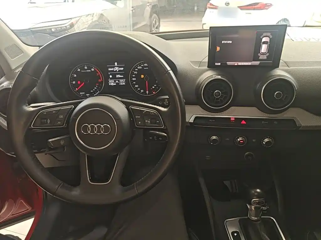 Audi Q2L 2020 — фото 10