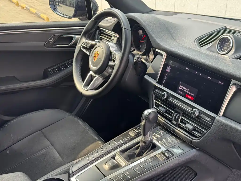 Porsche Macan 2021 — фото 19