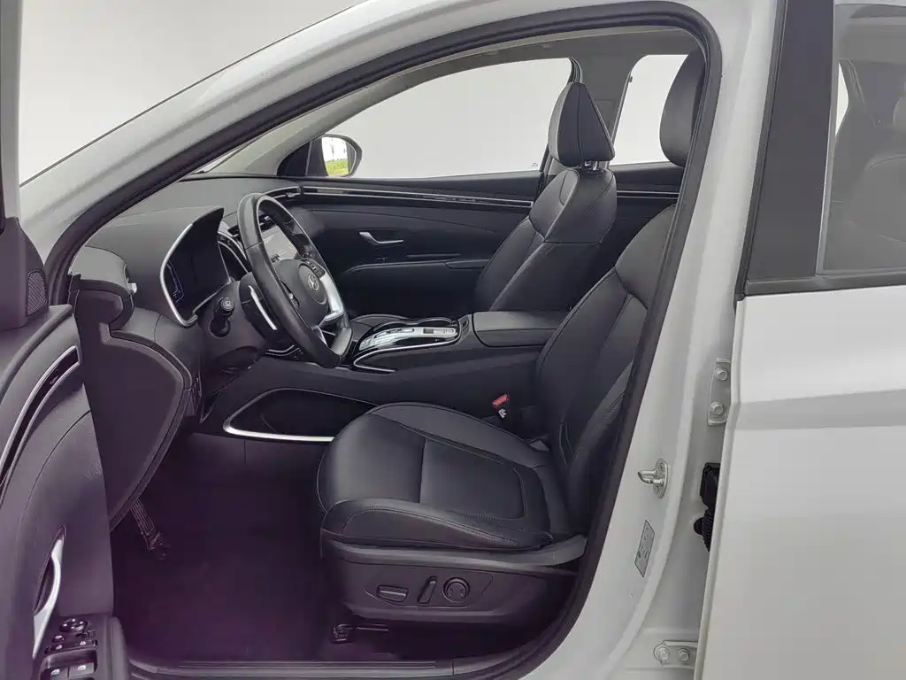 Hyundai Tucson 2023 — фото 10