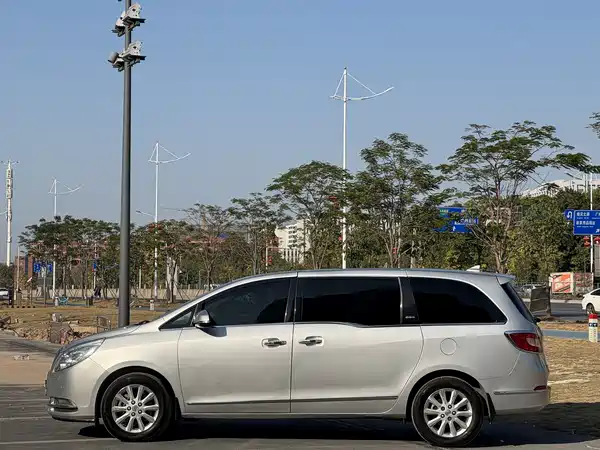 Buick GL8 2011