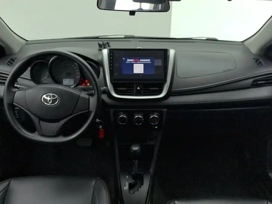 Toyota Yaris L 2018 — фото 12