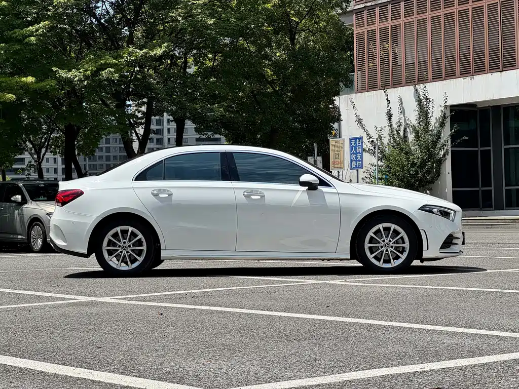 Mercedes-Benz A-Class 2023 — фото 8