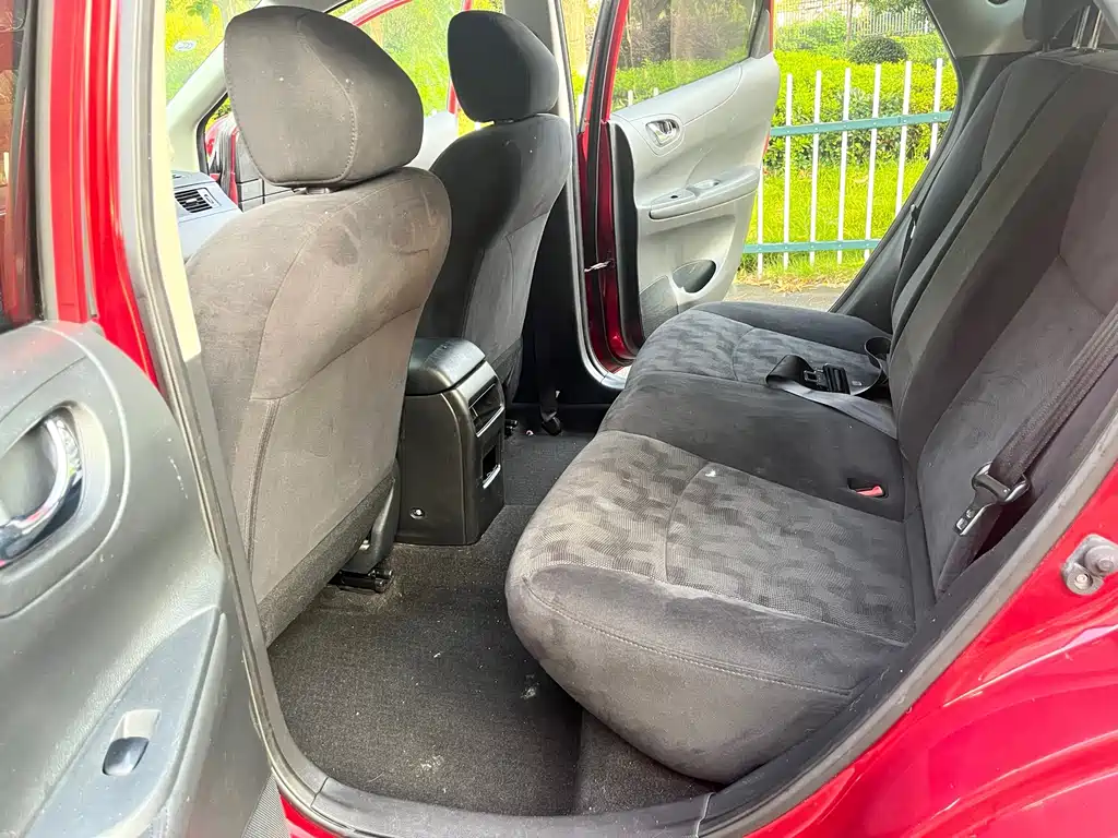 Nissan Tiida 2014