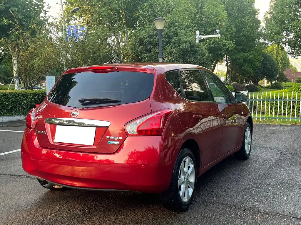 Nissan Tiida 2014