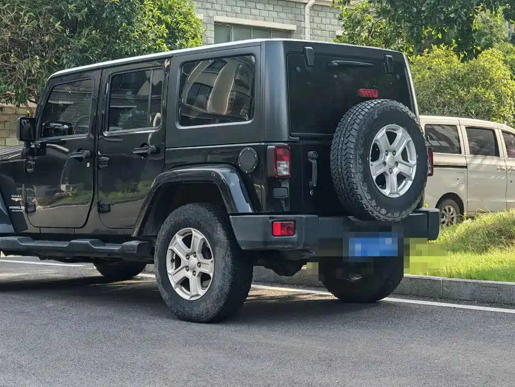 Jeep Wrangler 2014 — фото 2