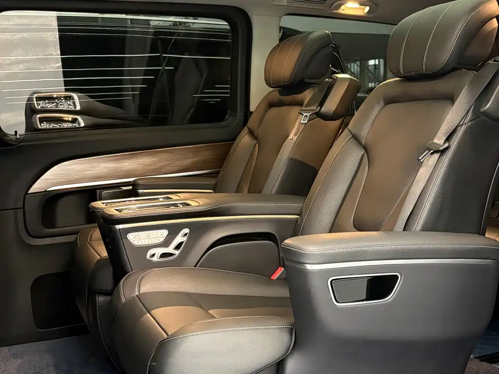 Mercedes-Benz V-Class 2022 — фото 6