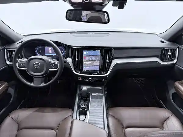 Volvo S60 2023