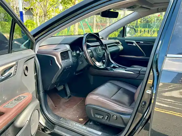 Lexus RX 2021
